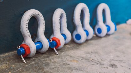 Shackles POWERTEX in a row